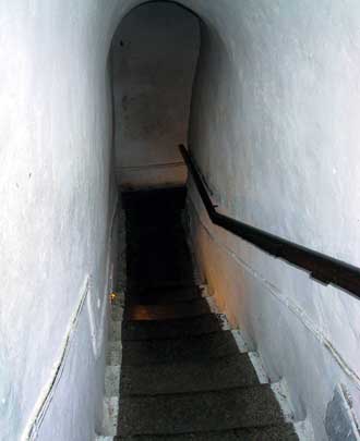EntranceFarCaves
