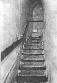 farCaves-stairs